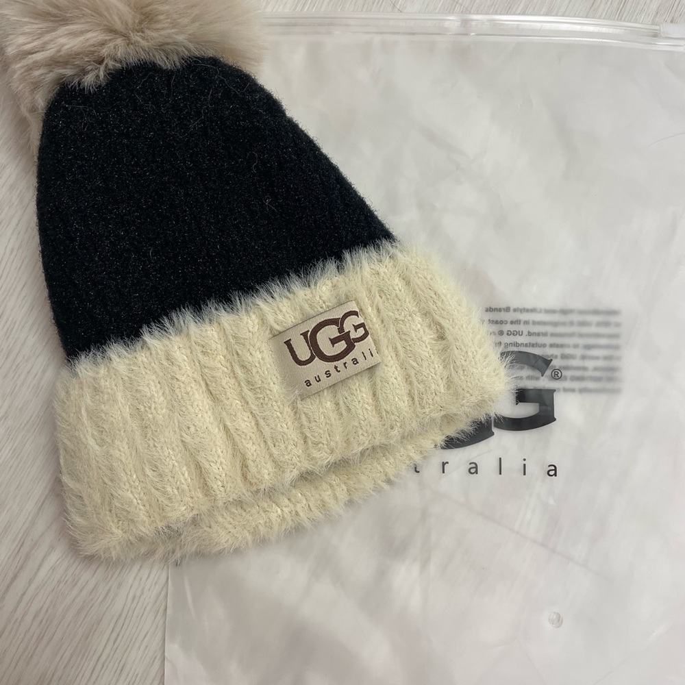 Toddler girls UGG Black and Cream Knit Beanie with Pom Pom